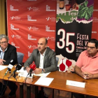 De izquierda a derecha: Pere Bové, presidente Celler Cooperatiu de Gandesa, Carles Luz, alcalde de Gandesa, y Ramon Roset, director de los Premis Vinari.