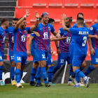 Els jugadors de l'Eldense celebrant la victòria contra la Real Unión en l'últim partit al seu estadi.
