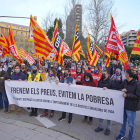 Imagen de los manifestantes en la Plaza Imperial Tarraco.