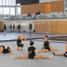 Les membres del Club Esportiu Kalos durant el primer entrenament al Palau d'Esports, ahir.