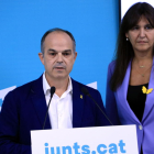 El secretari general de Junts, Jordi Turull, i la presidenta, Laura Borràs, en una roda de premsa a la seu del partit, a Barcelona.