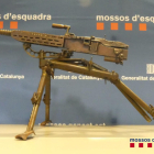 La metralladora que han requisat els Mossos d'Esquadra a casa d'un home a Cassà de la Selva.