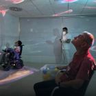 ntre 300 i 500 persones residents poden participar en les activitats de realitat immersiva.