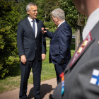 El secretario general de la OTAN, Jens Stoltenberg, y el presidente de Finlandia, Sauli Niinstö.