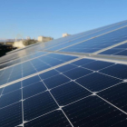 El parc solar ocupa una hectàrea dels terrenys de la fàbrica de Reus i genera 1,1 GWh d'electricitat.