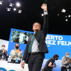 Alberto Núñez Feijóo justo después de ser proclamado en el congreso extraordinario del PP.
