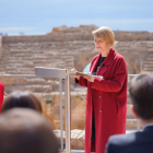 Imatge de l'arqueòloga Imma Teixell durant el pregó de Setmana Santa ahir a l'Amfiteatre de Tarragona.