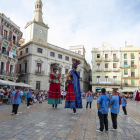 Imatge de la ballada de la Mulassa i els gegants a la plaça del Mercadal, ahir.