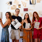 L'editor Quim Melchor i altres col·laboradores de Solstici en la presentació a la Llibreria La Irreal de Tortosa.