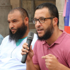 El president de l'associació islàmica Al-Forkan de Vilanova i la Geltrú, Amarouch Azbir, i l president de l'Associació per la Defensa dels Drets de la Comunitat Musulmana (Adedcom) de Reus, Mohamed Said Badaoui.