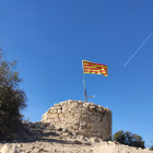 Desde la cima hay unas vistas panorámicas de 360 ​​º del Baix Gaià.