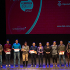 Los siete galardonados con el Premio Emprèn.