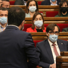 El presidente de la Generalitat, Pere Aragoinès, responde a Salvador Illa en el Parlament.