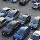 Els cotxes amb motor dièdel o gasolina no podran vendre's més enllà del 2035.
