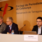 El coordinador de projectes d'ImpulsCatSuds, Francesc Saldaña, el president d'ImpulsCatSud, Miquel Maria Aragonès; i el gerent de Clúster TIC Catalunya Sud, Sergio Novo, durant la presentació de l'estudi.