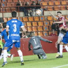 Albarrán també va tenir la seva ocasió per marcar, però un defensa va desviar el globus a Perales.