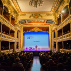 Una imatge de l'acte d'obertura de l'Any Ferrater 2022 al Teatre Bartrina de Reus.
