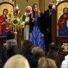 La consejera de Acción Exterior y Gobierno Abierto, Victòria Alsina, en un momento de su intervención a la misa especial que la comunidad ucraniana de Guissona ha celebrado.