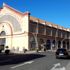 La avenida Generalitat de Tortosa en la zona del Mercado Municipal.