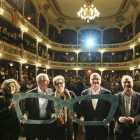 Vilella, Trias, Pallarès, Pellicer i Turull van parlar davant d'un Teatre Bartina ple de gom a gom.