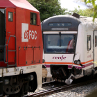 La locomotora i el tren regional accidentats en un xoc a Vila-seca.