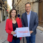 Sandra Guaita amb Josep Baigues després de presentar les propostes per potenciar el comerç local.