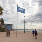La playa de la Pineda lleva 24 años con el distintivo de Bandera Azul.