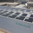 IMatge de les plaques solars que ha instal·lat B. Braun a la seva planta de Santa Oliva.