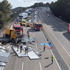 Imatge de l'accident del camió a l'AP-7 a Tarragona.