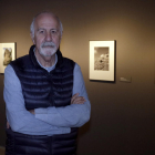 El fotògraf Jean Marie del Moral a l'exposició 'Hora Picasso Miró Mont-roig'.