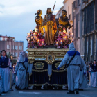 Un paso de Semana Santa en el Paseo de San Antoni durante una procesión de 2022.