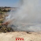 El foc s'ha declarat en un terreny de dvant del cementiri de Gandesa.