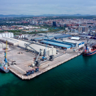 Barcos en el muelle de Castella del puerto de Tarragona.