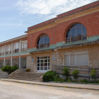 Imatge del passat maig de la façana de l'Escola Ciutat de Reus, al barri Gaudí.