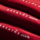 Detalle de las camisetas Breathe Again.