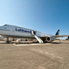 Un avión Boeing 747-8 de l'aerolínia Lufthansa.