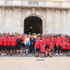 El Cadete A y el Nàstic Genuine con el presidente, Josep Maria Andreu, y el alcalde Rubén Viñuales.