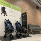 El aeropuerto reusense ofrecerá sillitas para facilitar el transporte de los niños pequeños por las instalaciones.