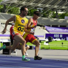 Gerard Descarrega (a la dreta), en la primera ronda de los 400 metros. Foto: Comité Paralímpico Español
