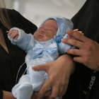 Imagen del hijo de la primera mujer trasplantada de útero del Estado.