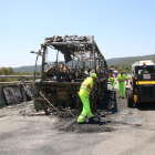 L'autocar calcinat.