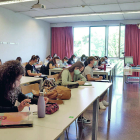 Imatge d'arxiu d'alumnes fent classe a una aula del Campus Catalunya de la Universitat Rovira i Virgili.