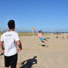 Los deportes que se pueden practicar son el voleibol playa, fútbol playa y tenis playa.