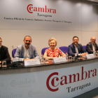 El secretari general d'Infraestructures, Xavier Flores, en la reunió que ha mantingut amb els alcaldes de Tarragona i la Canonja, el subdelegat del govern espanyol i la presidenta de la Cambra tarragonina.