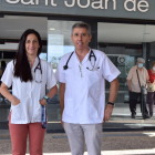 Els doctors Sandra Parra i Antoni Castro.
