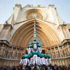 Pilar de vuit amb folre i manilles dels Castellers de Vilafranca.