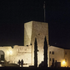 Vista nocturna del Castell del Catllar.
