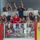 Los forofos de la selección española celebrando el gol de Olga Carmona.