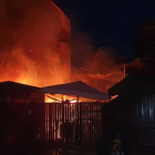 El foc ha afectat neveres, tendalls i uns cables de biaxa tensió a Torredembarra.