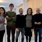 De izquierda a derecha: Rosa M. Garcia, Lluc Font, Roger Guimerà, Marta Sales y Sergio Nasarre.